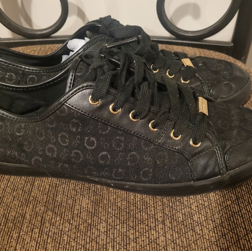 Guess Black Sneakers Women's size 11 Really Cute EUC